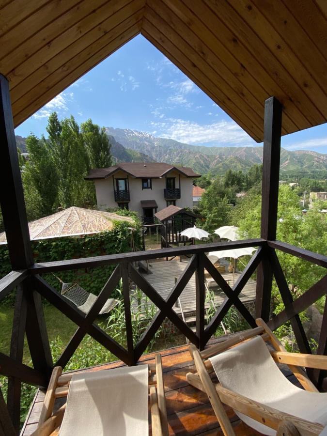 Boutigue Hotel Nebesa Chimgan Esterno foto