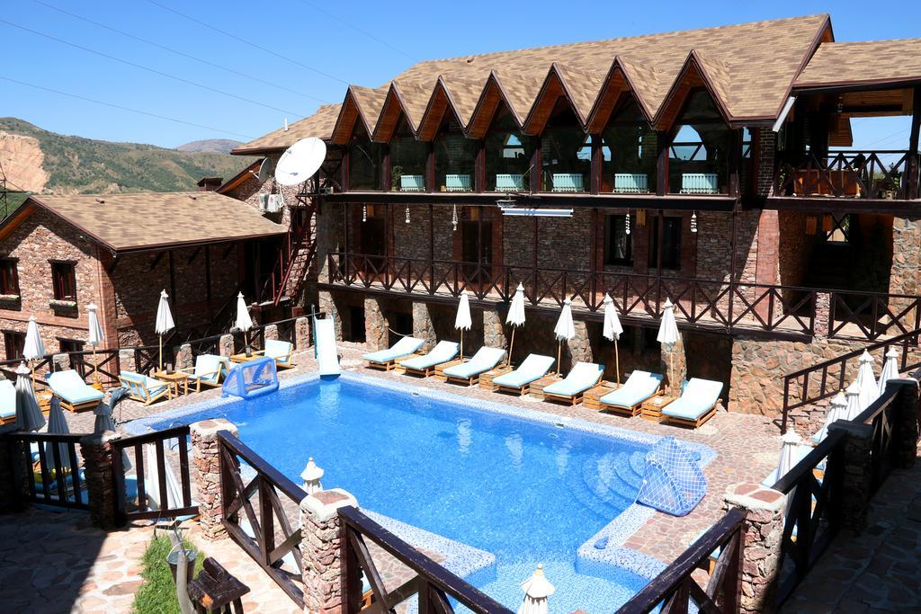 Boutigue Hotel Nebesa Chimgan Esterno foto